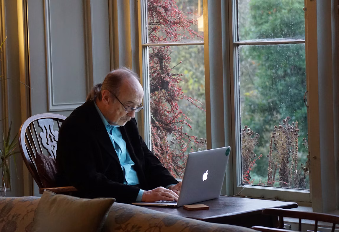 Guide to Helping Grandparents Adjust to Changing Daily Needs