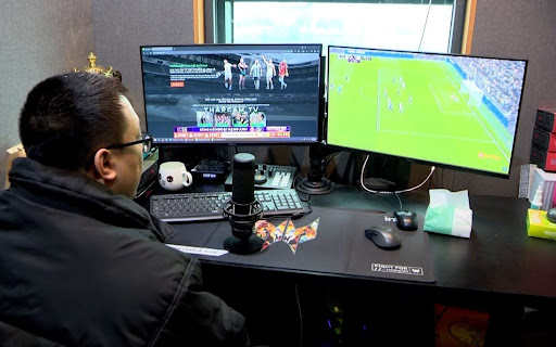 Football commentator - The art of expressing emotions on the pitch.